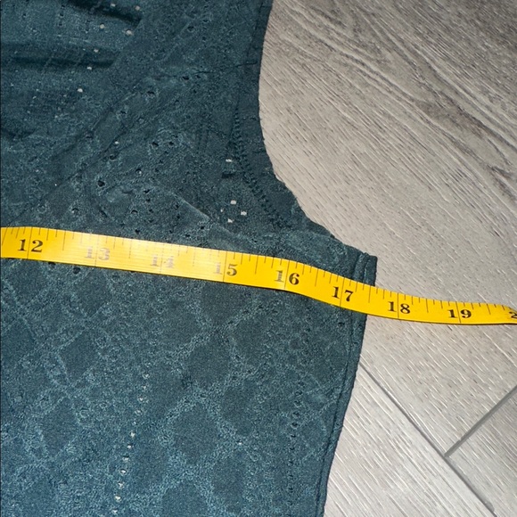 Adorable SHEIN Teal/Green Button-Front Sleeveless Blouse size small - Picture 5 of 6